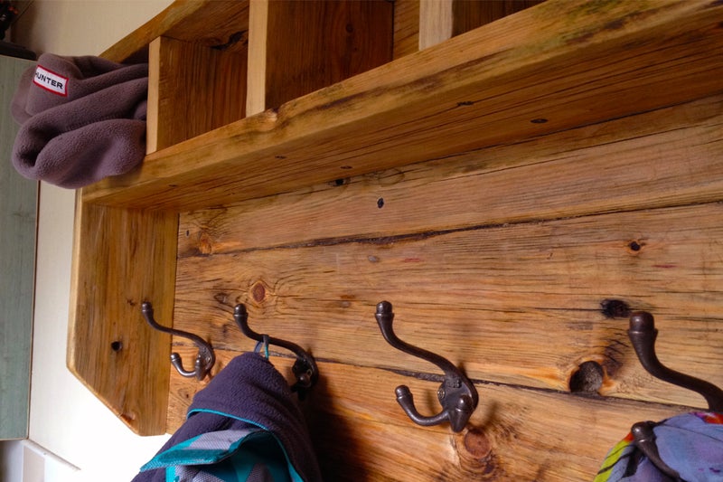 Farmhouse Coat Hanger From Pallet Wood woodworking plan