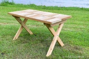 Folding Picnic Table woodworking plan
