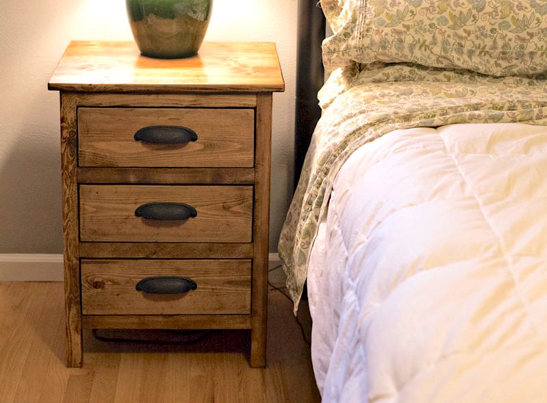 Reclaimed Wood Look Bedside Table woodworking plan