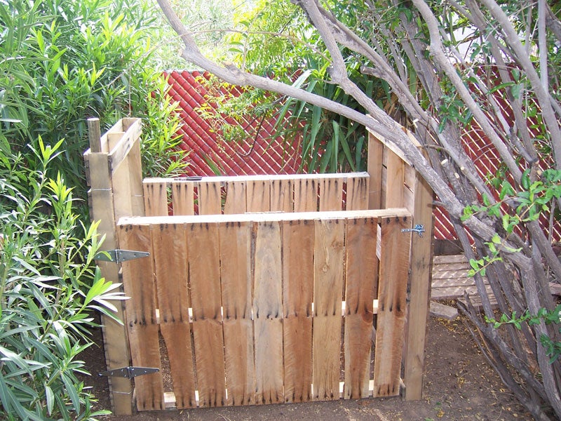 Pallet Compost Bin woodworking plan