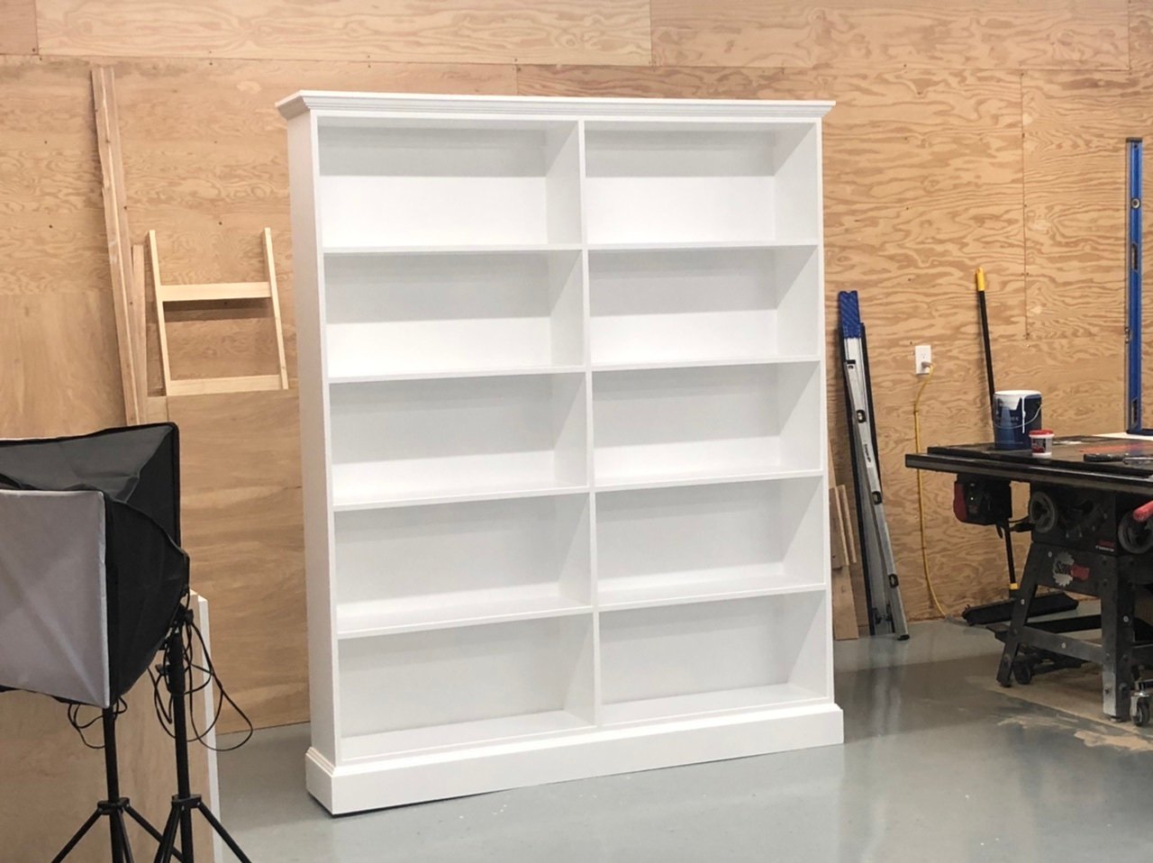 Frameless Bookshelf – Build in Any Size woodworking plan