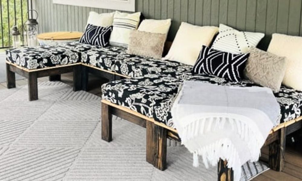 Modular Outdoor Sectional from 2x4s and Cedar Fence Pickets - Image 1