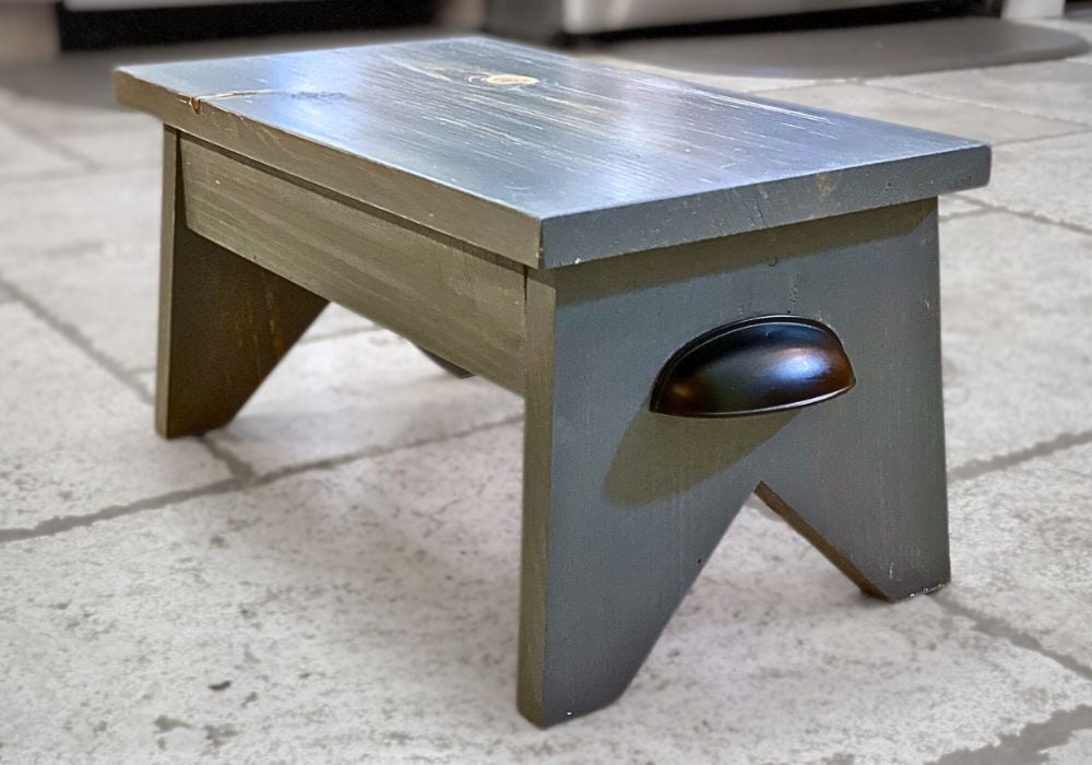 Wood Step Stool Plans with Splayed Legs - Image 1