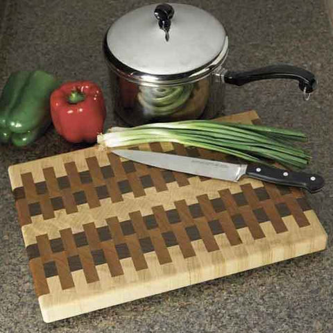 Woodworking Project Paper Plan to Build End-Grain Cutting Board - Image 1
