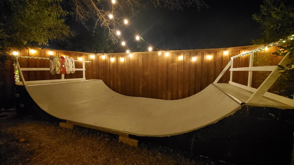 Mini Ramp (Mini Half Pipe) - Image 1