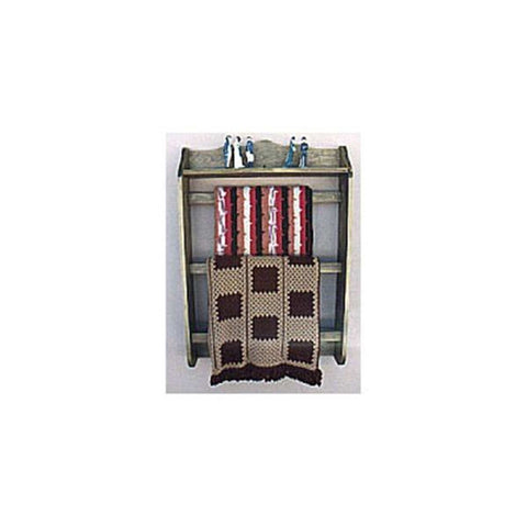 Woodworking Project Paper Plan to Build Wall Quilt Rack - Image 1