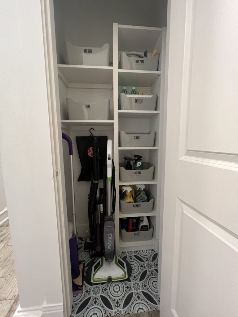 DIY Cleaning Supply Closet woodworking plan