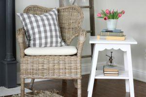 Farmhouse Scallop End Table - Image 1