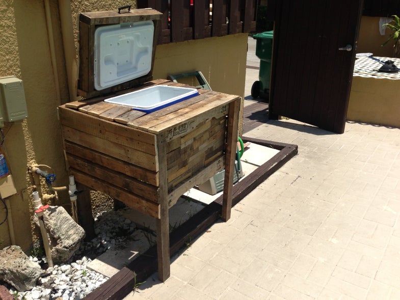 Vintage Ice Chest From Wood Pallets - Image 1