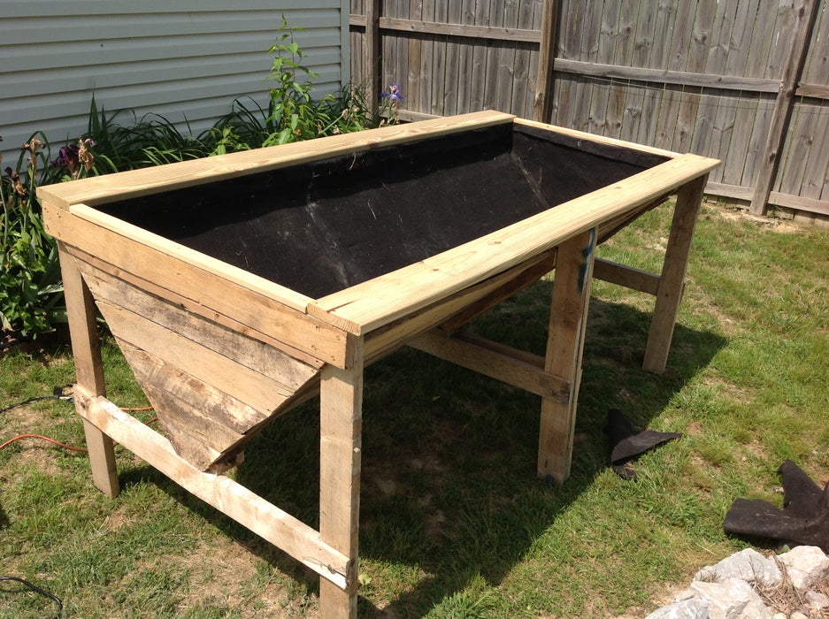 Raised Planter Bed From Pallets woodworking plan