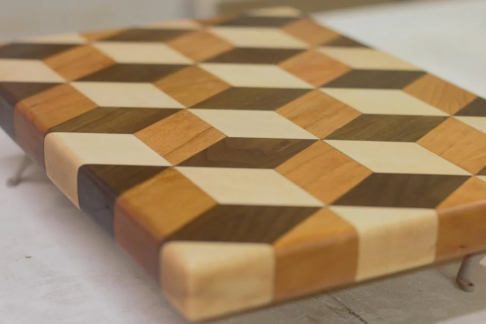 Tumbling Block Cutting Board woodworking plan